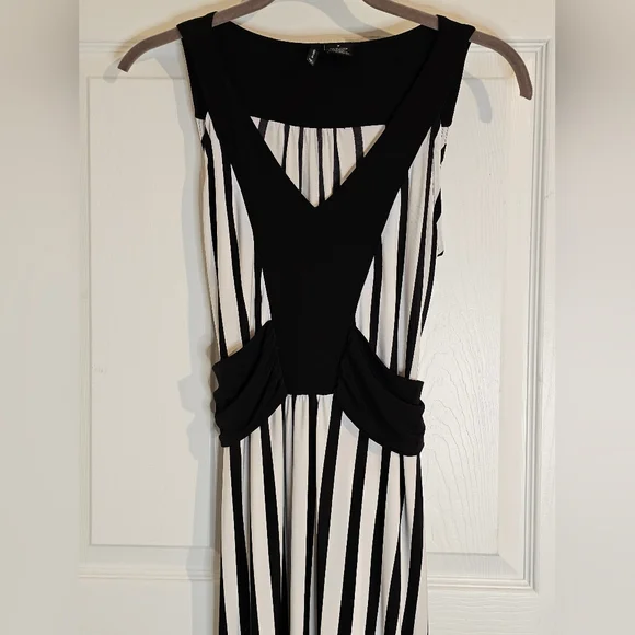 GUC | NEW DIRECTIONS | S - Picture 3 of 16